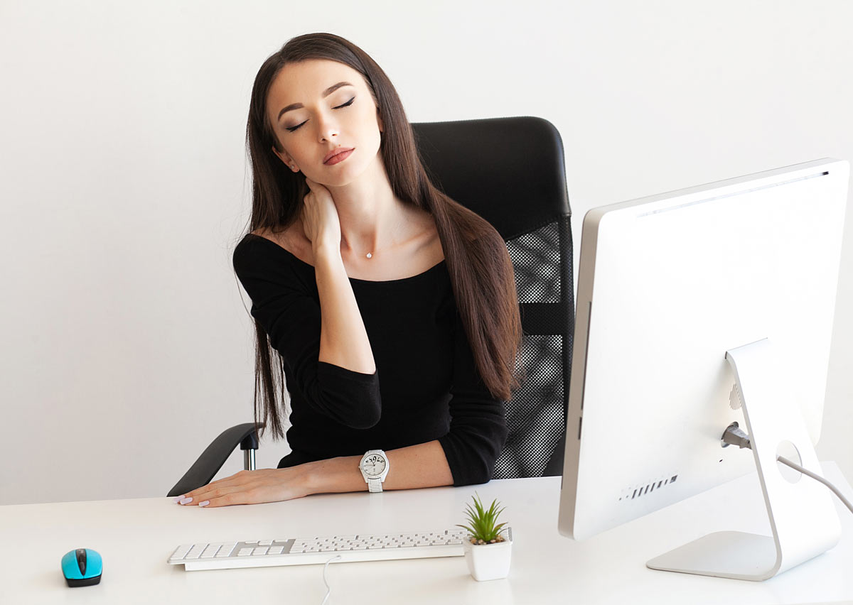 office-workplace-ergonomics-neck-pain workplace ergonomics